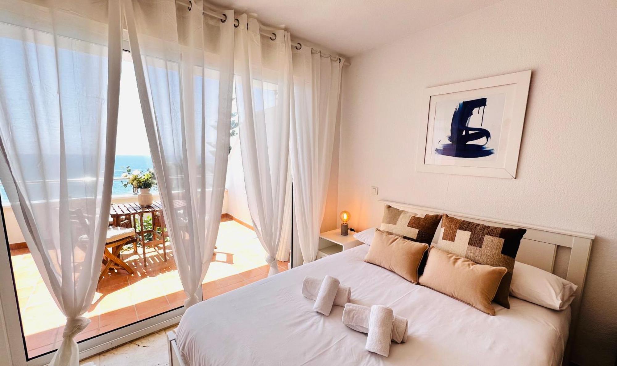 Appartamento La Roca Frente Al Mar Sinese Design Homes *
