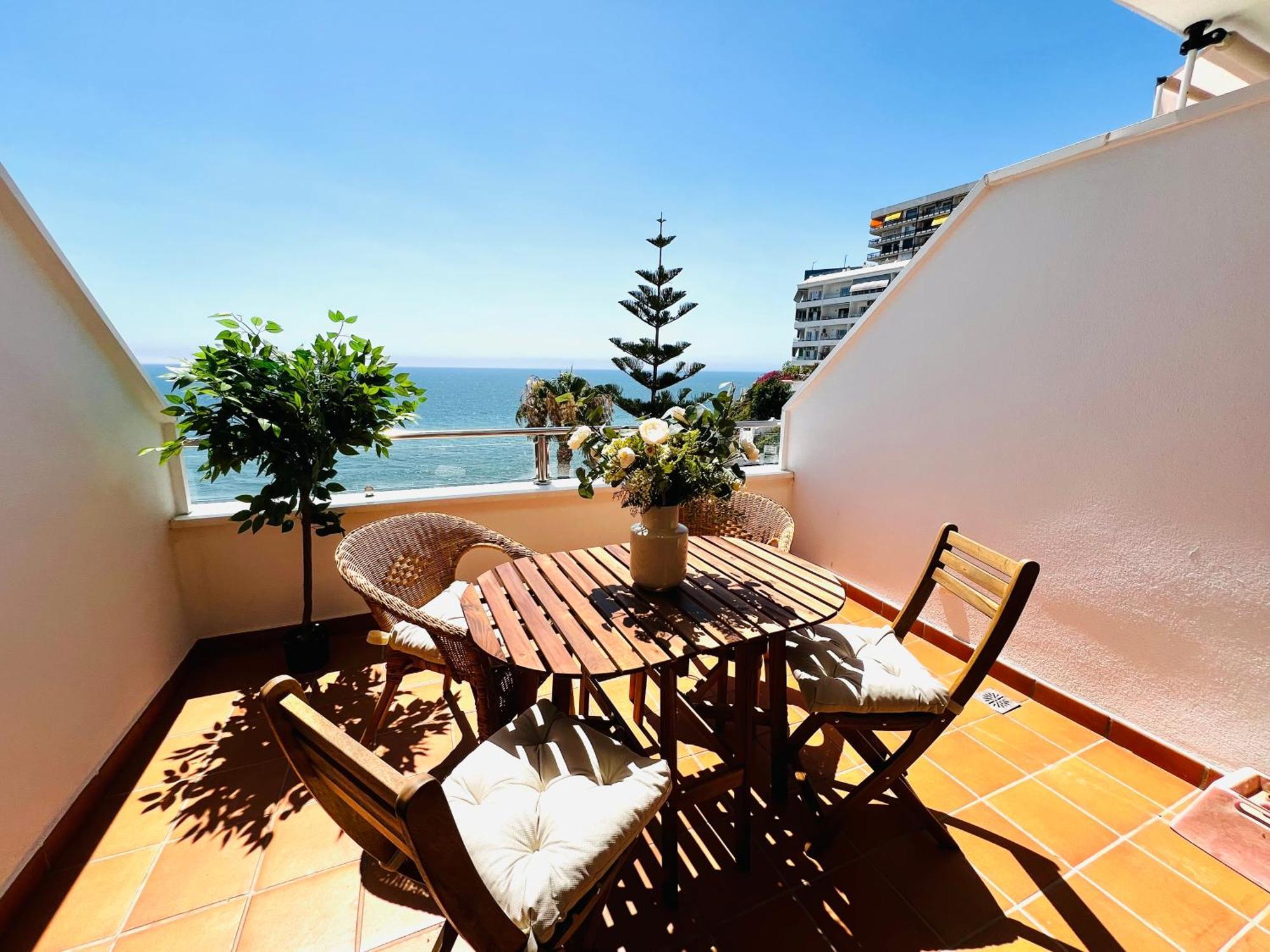 La Roca Frente Al Mar Sinese Design Homes Appartamento *