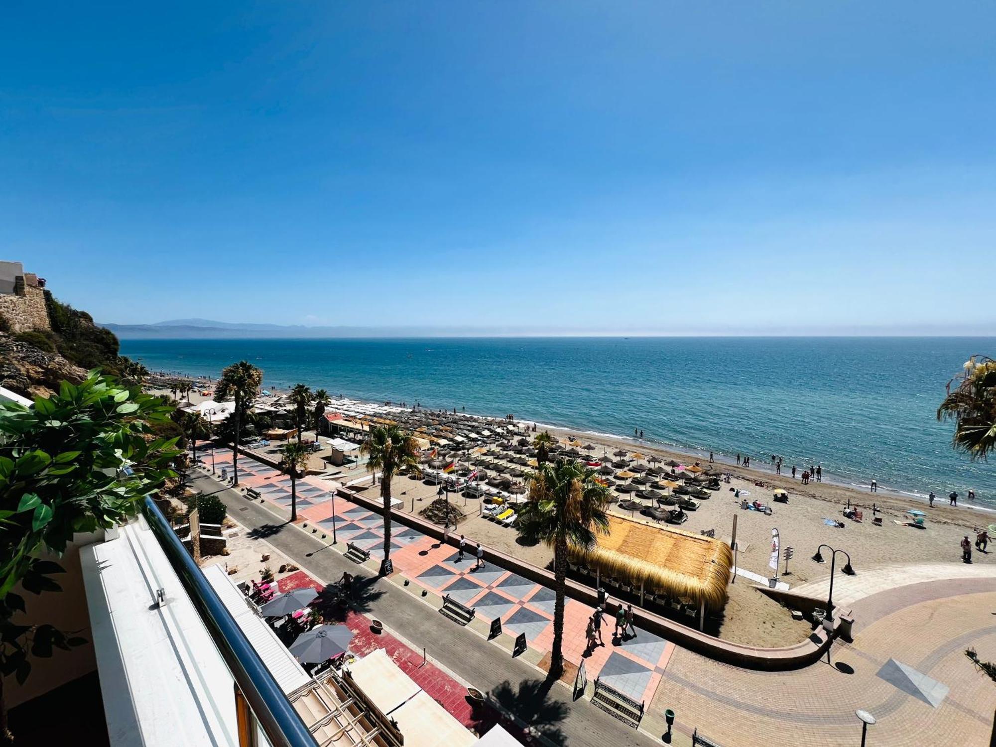 La Roca Frente Al Mar Sinese Design Homes